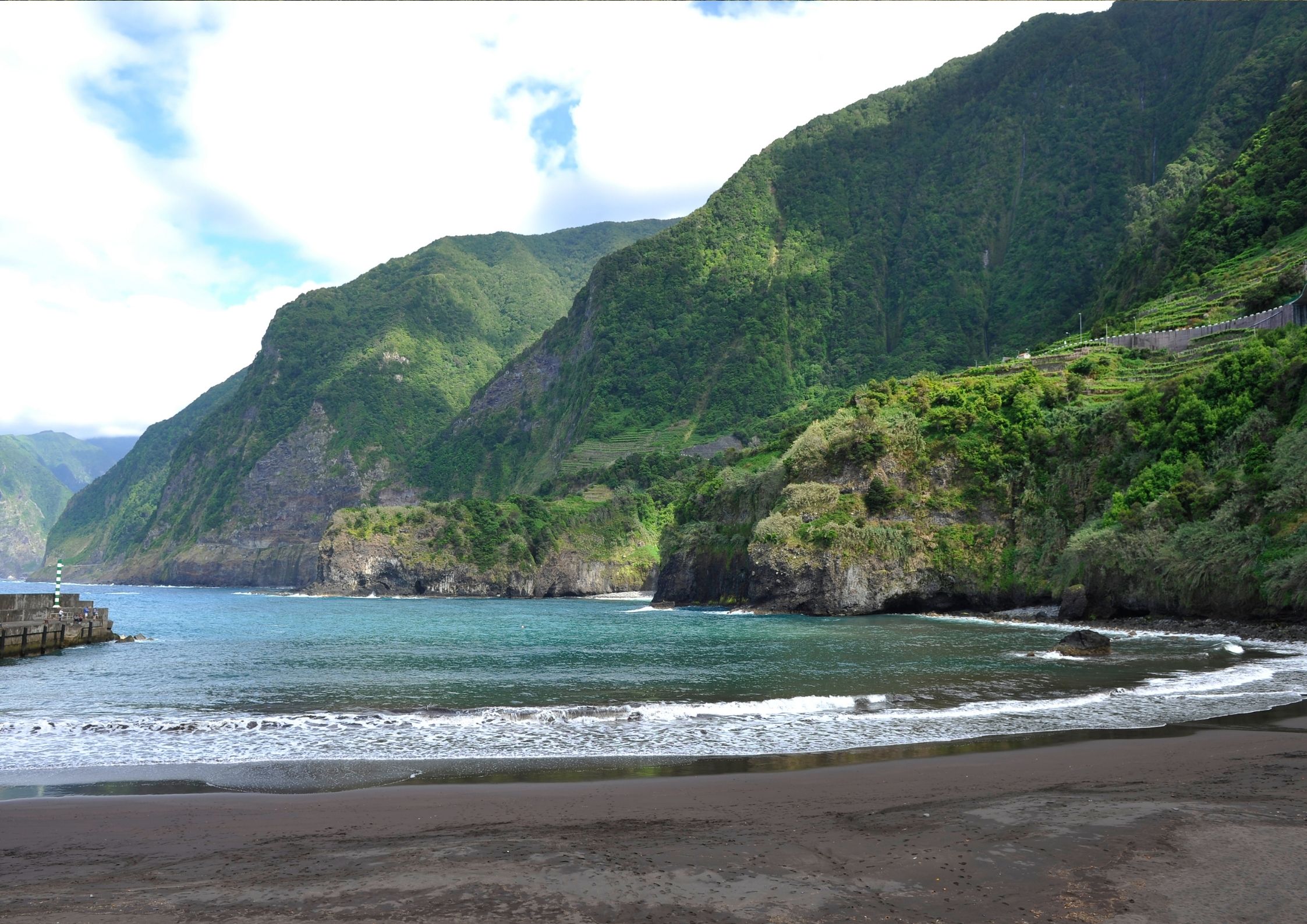 Madeira, Seixal strand